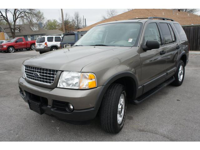 Photo of 2003 Ford Explorer