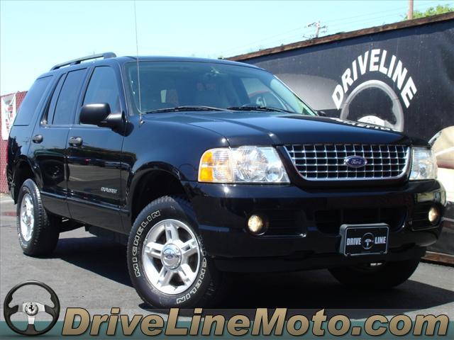 Photo of 2004 Ford Explorer