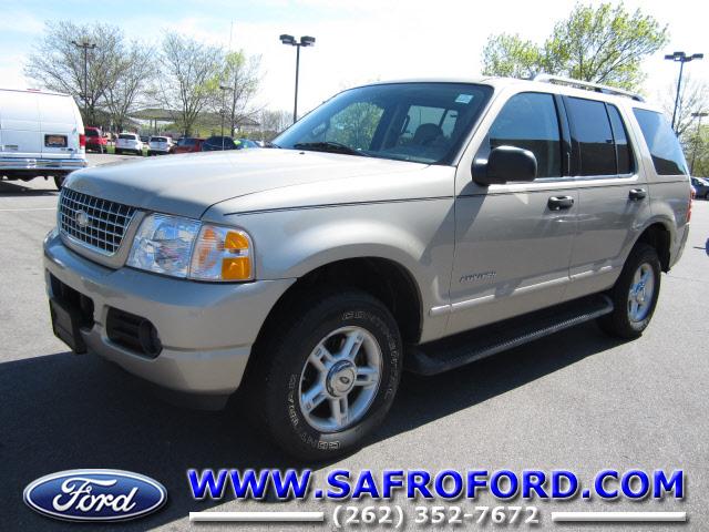 Photo of 2004 Ford Explorer