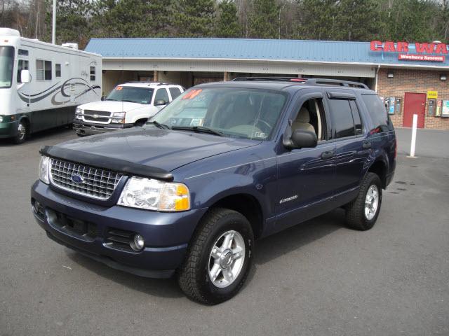 Photo of 2004 Ford Explorer