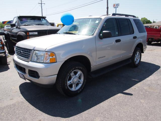 Photo of 2005 Ford Explorer