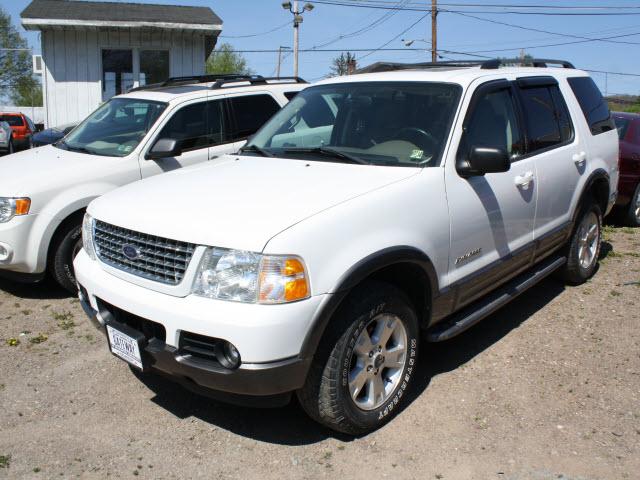 Photo of 2004 Ford Explorer