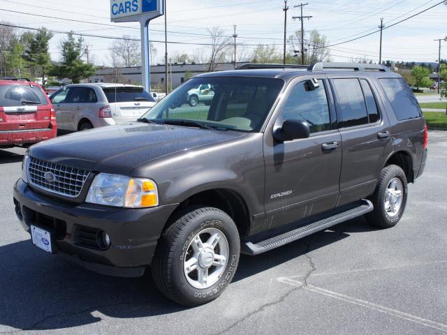 Photo of 2005 Ford Explorer