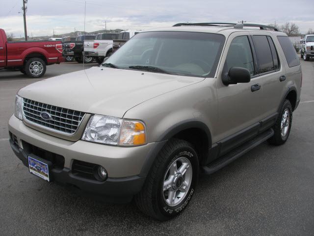 Photo of 2003 Ford Explorer