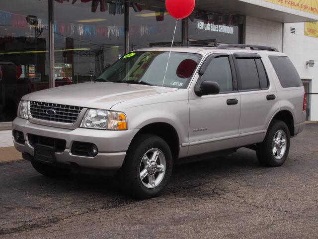 Photo of 2004 Ford Explorer