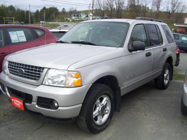 Photo of 2004 Ford Explorer