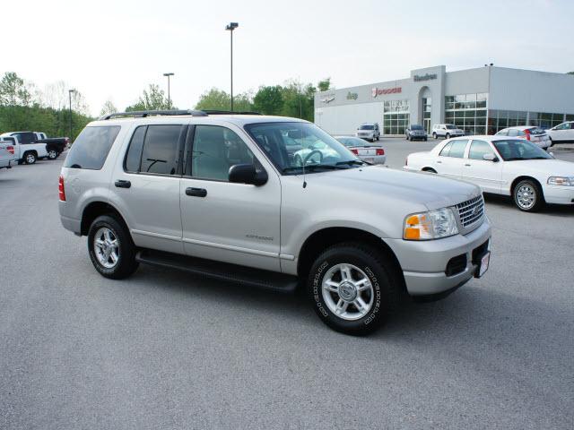Photo of 2004 Ford Explorer