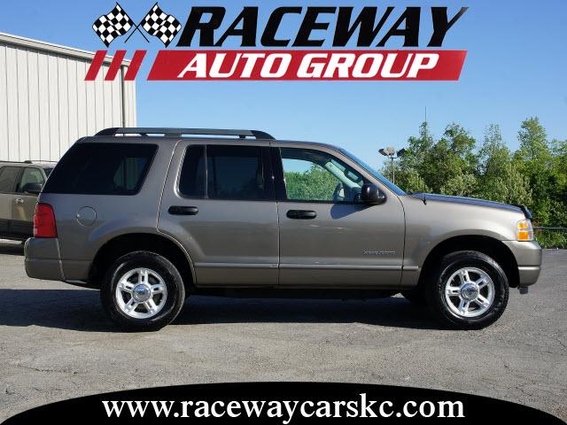 Photo of 2005 Ford Explorer