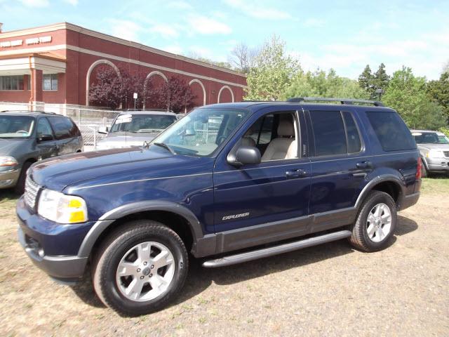 Photo of 2004 Ford Explorer