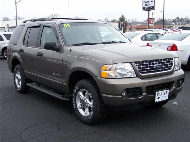 Photo of 2004 Ford Explorer