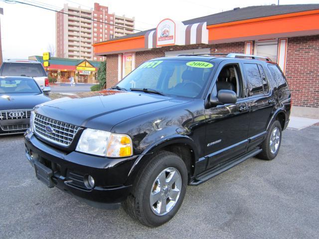 Photo of 2004 Ford Explorer