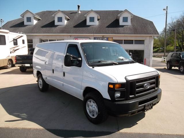 Photo of 2009 Ford E-150