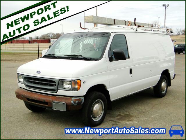 Photo of 2001 Ford Econoline Cargo Van