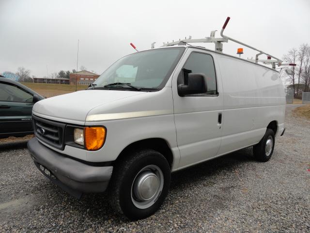 Photo of 2005 Ford E-250