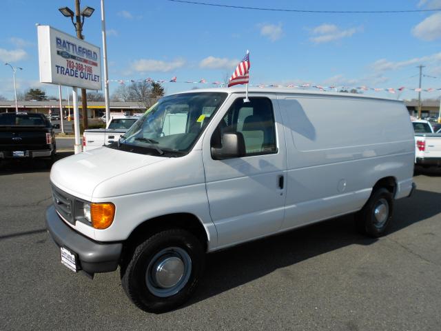 Photo of 2006 Ford E-250