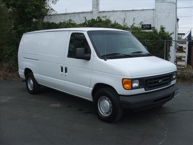 Photo of 2003 Ford E-150