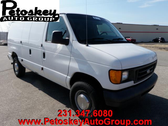 Photo of 2004 Ford E-350