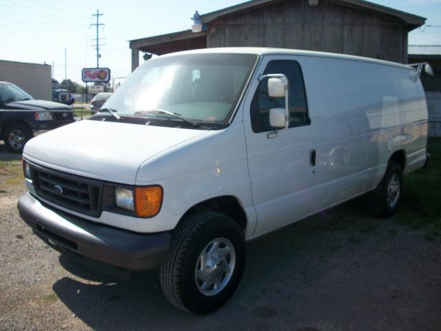 Photo of 2007 Ford E-350