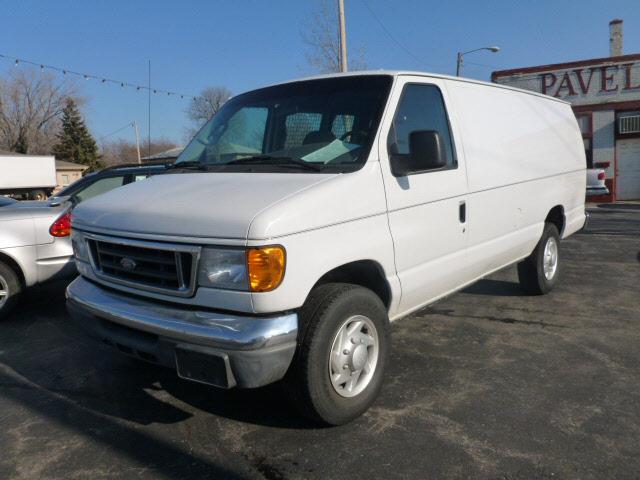 Photo of 2006 Ford E-350