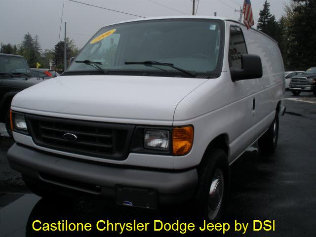 Photo of 2006 Ford E-350