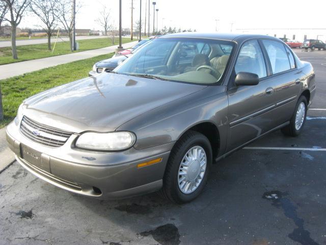 Photo of 2001 Chevrolet Malibu