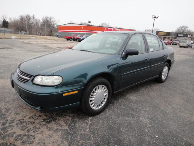 Photo of 2001 Chevrolet Malibu