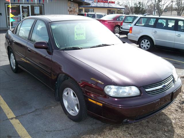 Photo of 2000 Chevrolet Malibu