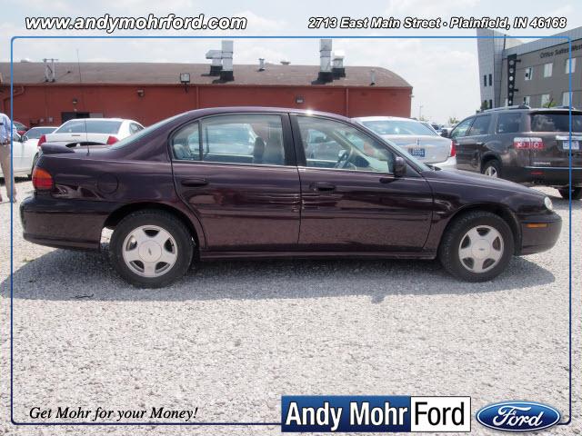 Photo of 2000 Chevrolet Malibu