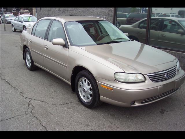 Photo of 1999 Chevrolet Malibu