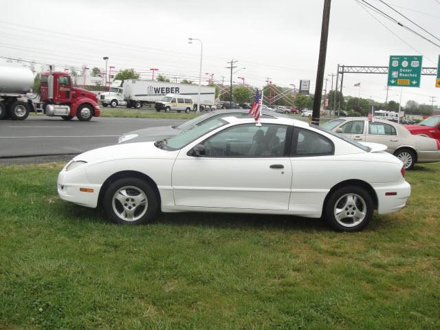Photo of 2004 Pontiac Sunfire
