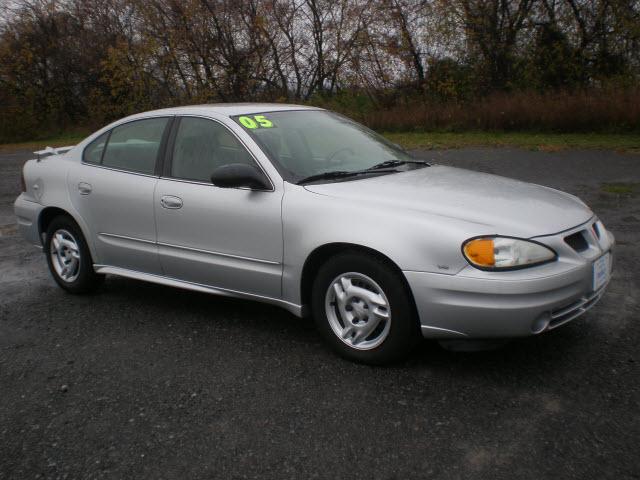 Photo of 2005 Pontiac Grand Am