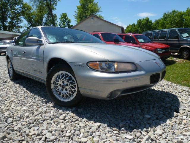 Photo of 2000 Pontiac Grand Prix