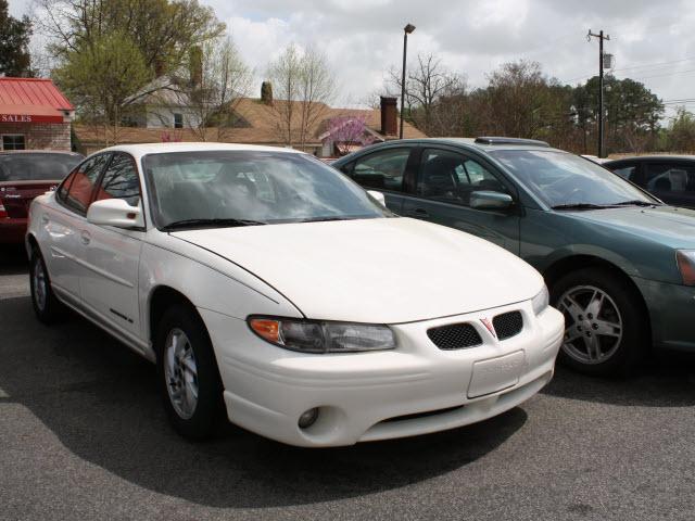 Photo of 2003 Pontiac Grand Prix