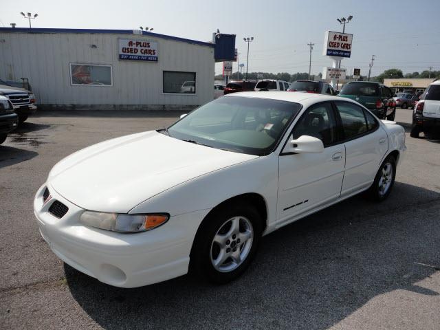 Photo of 2002 Pontiac Grand Prix