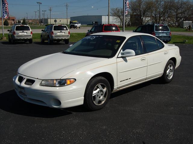 Photo of 2003 Pontiac Grand Prix