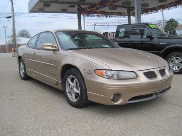 Photo of 1999 Pontiac Grand Prix