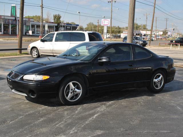 Photo of 2001 Pontiac Grand Prix