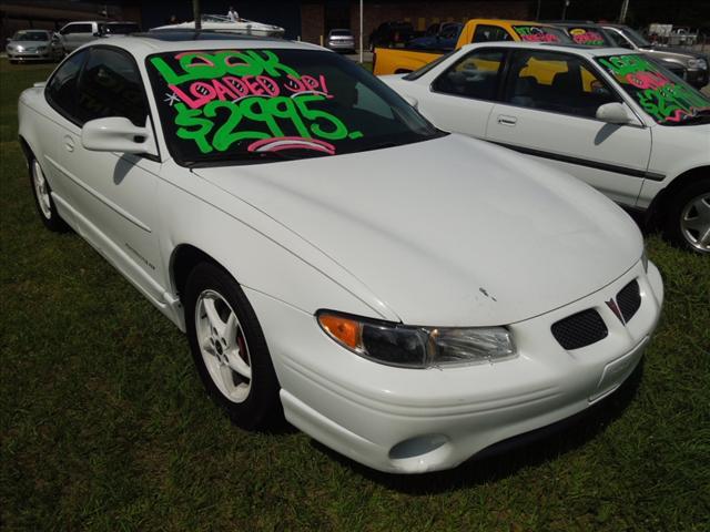 Photo of 2000 Pontiac Grand Prix
