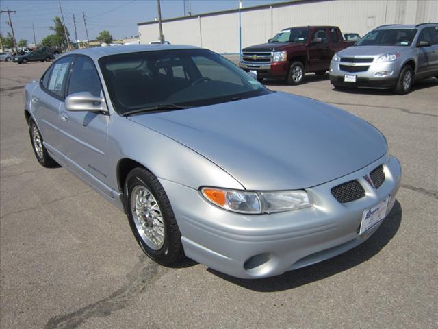 Photo of 2000 Pontiac Grand Prix