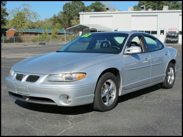 Photo of 2002 Pontiac Grand Prix