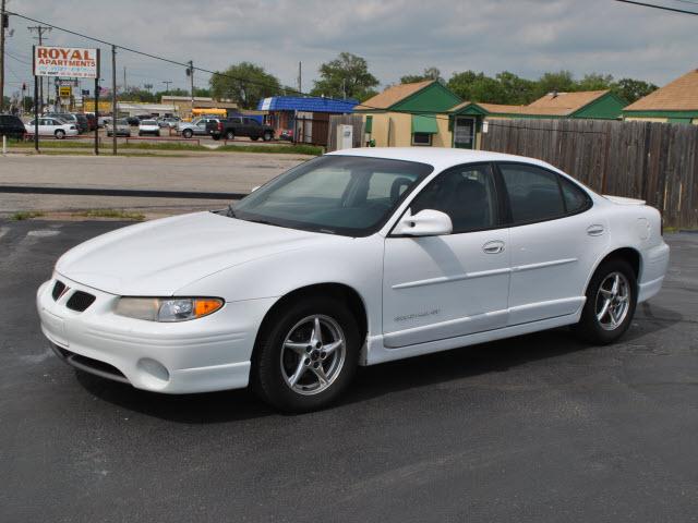 Photo of 2000 Pontiac Grand Prix