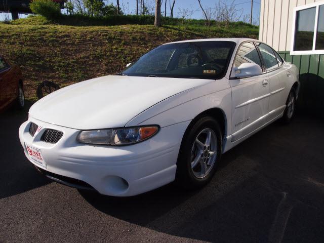 Photo of 2000 Pontiac Grand Prix