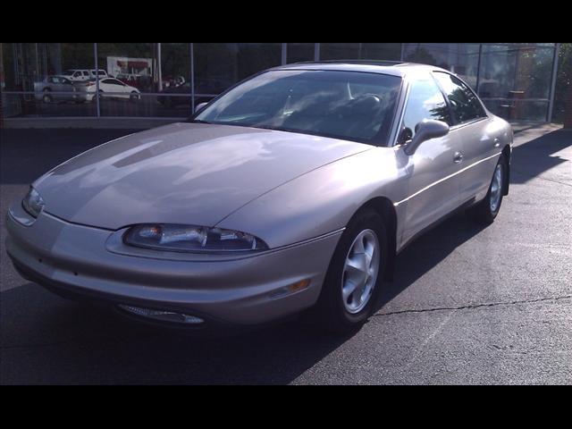 Photo of 1997 Oldsmobile Aurora
