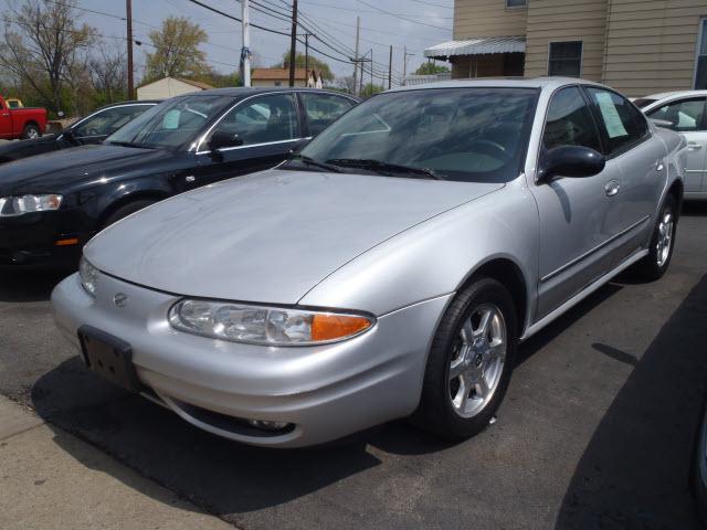 Photo of 2003 Oldsmobile Alero