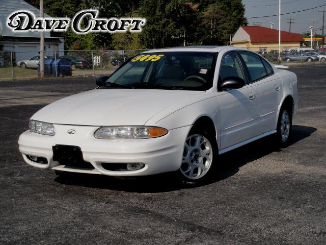 Photo of 2003 Oldsmobile Alero
