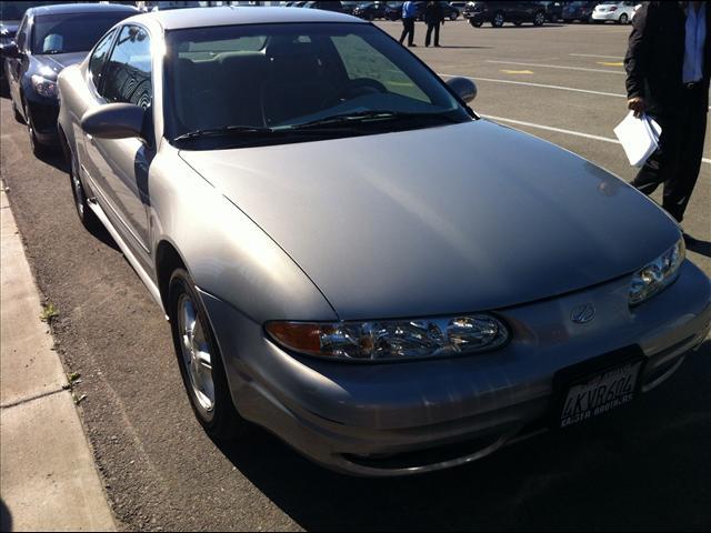 Photo of 2000 Oldsmobile Alero