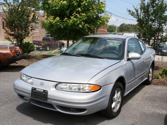 Photo of 2000 Oldsmobile Alero