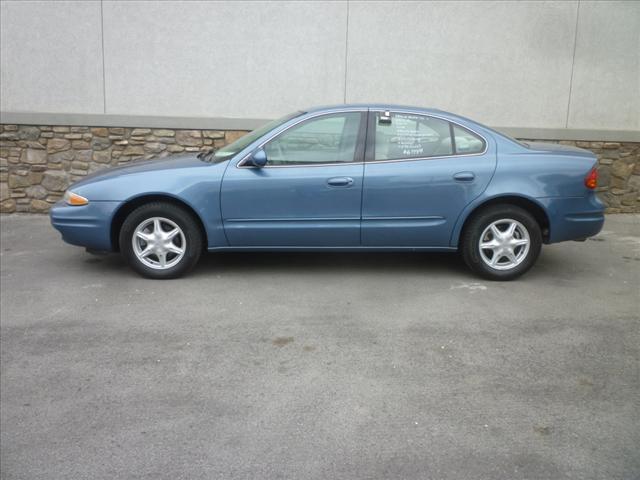 Photo of 1999 Oldsmobile Alero