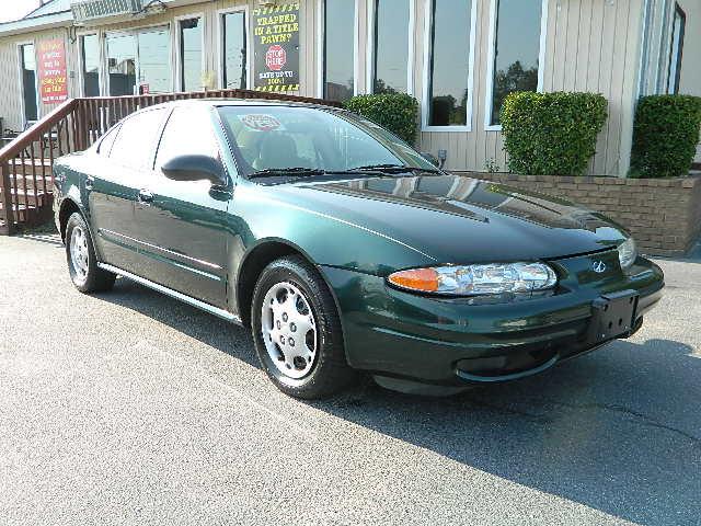 Photo of 2003 Oldsmobile Alero