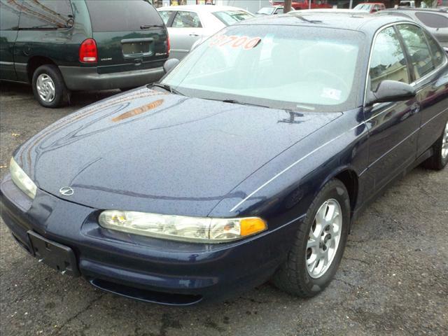 Photo of 2000 Oldsmobile Intrigue